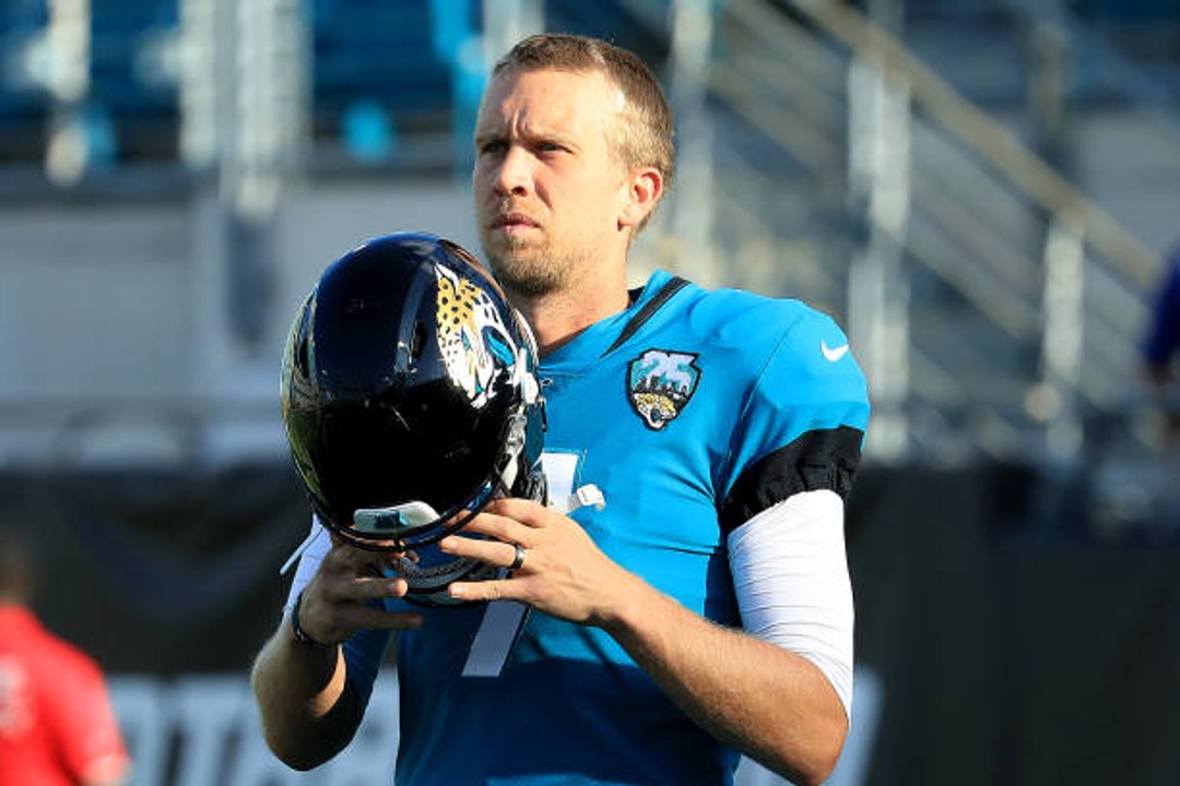 Nick Foles Out Indefinitely With Broken Collarbone