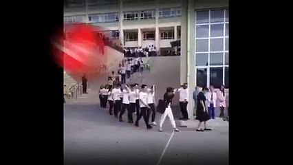 Kadıköy Anadolu Lisesi’ndeki bu görüntülere tepki yağıyor