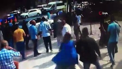 Polis saldırganı silahla ayağından vurup yakaladı