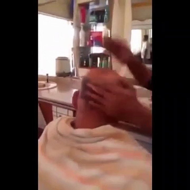 Io da questo barbiere di certo non ci vado