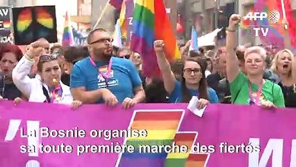 Plus de 2.000 personnes pour la première Gay Pride à Sarajevo