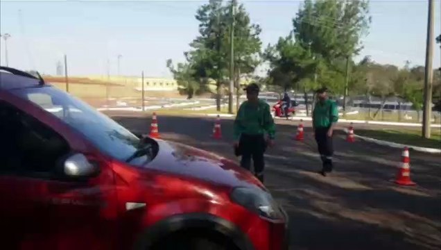 Cettrans e PM fazem fiscalização na Av. Rocha Pombo; 10 veículos foram recolhidos