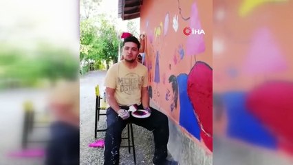 Üniversite öğrencileri ile öğretmenler okulu boyadı