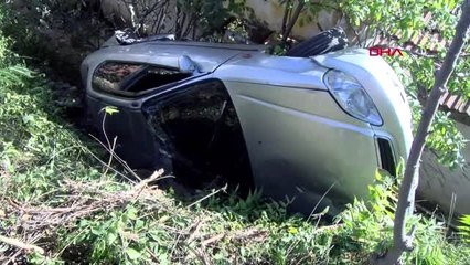 Pendik'te otomobil gecekondunun bahçesine uçtu