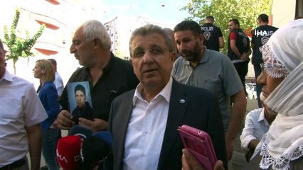 TBB Yönetim Kurulu Üyesi Elibol'dan HDP önünde eylem yapan ailelere destek ziyareti