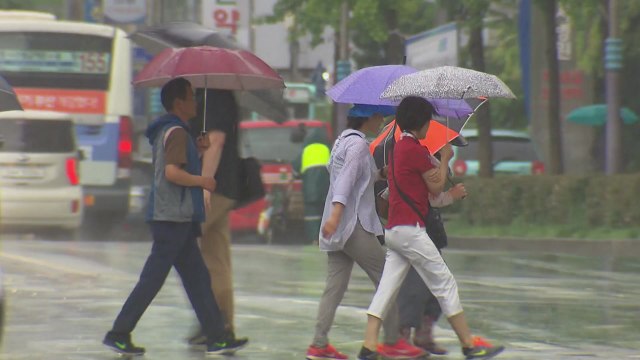 [날씨] 내일까지 중부 200mm 호우...추석 연휴는 '무난' / YTN