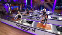 MasterChef Türkiye'de ünlü şef Mehmet Yalçınkaya gözü kapalı şov yaptı