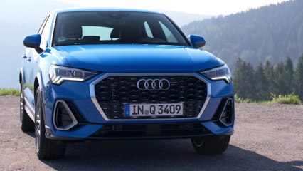 The new Audi Q3 Sportback Design in Turbo Blue