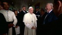 El papa Francisco concluye su gira por África