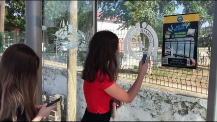 Otobüs beklerken kitap okutan 'durak' - EDİRNE