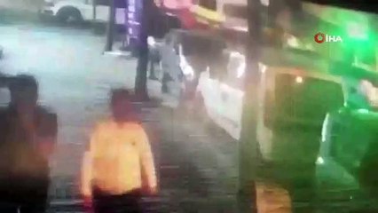 Bağcılar’da 24 yaşındaki gencin ağır yaralandığı kaza kamerada