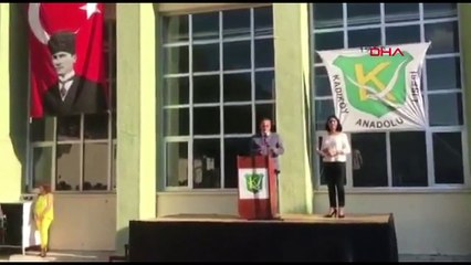 Lisede yeni öğrencilere simit atmaya inceleme