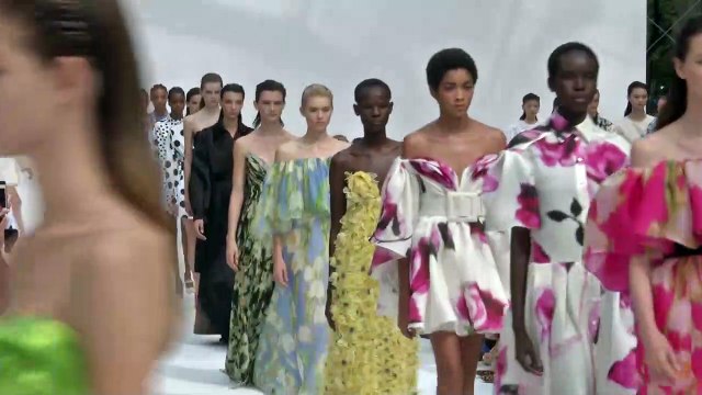 Carolina Herrera presenta su colección más floral