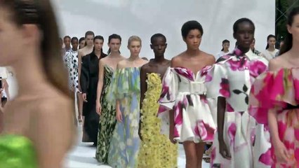Carolina Herrera presenta su colección más floral