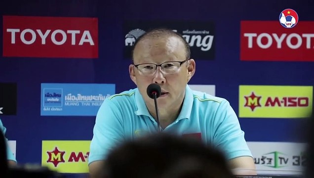HLV Park Hang-seo khen ngợi Tuấn Anh sau đại chiến với Thái Lan | VFF Channel