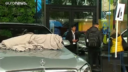 انطلاق معرض فرانكفورت للسيارات وسط اعتراضات وغياب كبار المصنعين