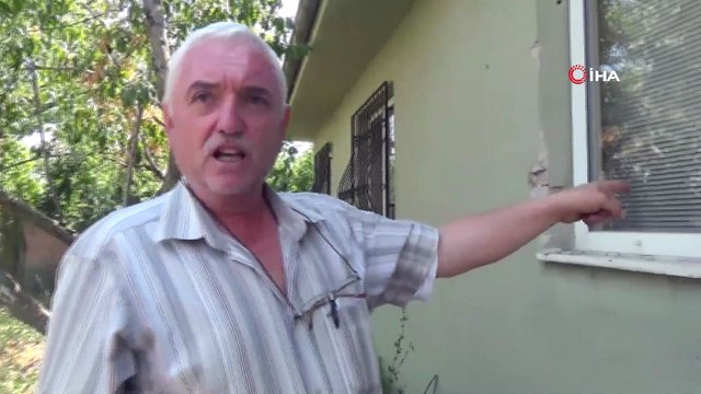 Hırsızlığın bu kadarı pes dedirtti... Demir parmaklığı çelik halatla kamyona bağlayıp söktüler