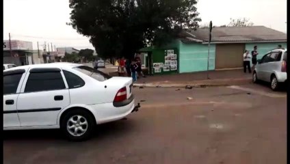 Forte colisão é registrada em cruzamento no Santo Onofre