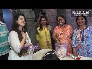 Alisha Panwar seeks blessings of Andherichya Raja Ganpati