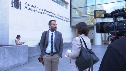 Juzgan a la ex pareja de la ex presa de ETA por acuchillar a su hija