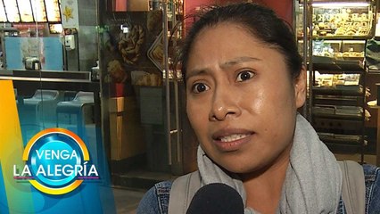 Yalitza y su papá prefieren el contacto por teléfono que a través de las cámaras. | Venga La Alegría
