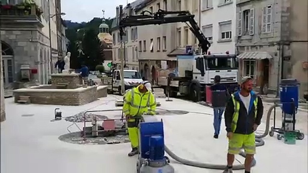 Dole : travaux rue de la Liberté et repose du buste de Claude Arnoux