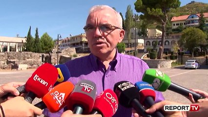 Report TV -Rrotacioni në Këshillin e Qarkut Lezhë sjellë incidente, dera hapet me forcë