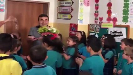 Tedavisinin ardından okula dönen öğretmenlerini konfeti ile karşıladılar