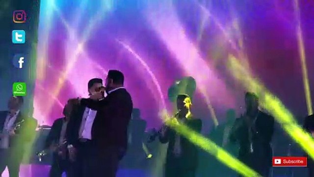 Ayer La Vi Por La Calle - Banda MS cover - vivo