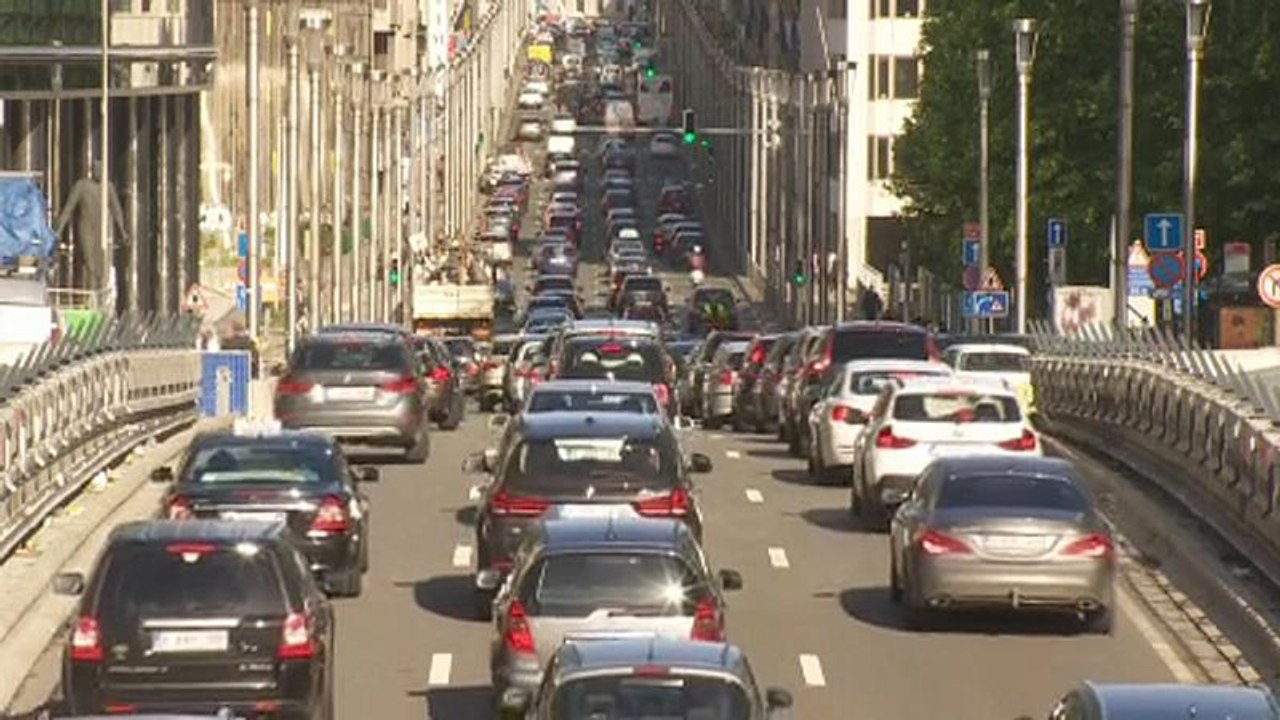 IAA - Eine Branche unter 'E'-Zugzwang