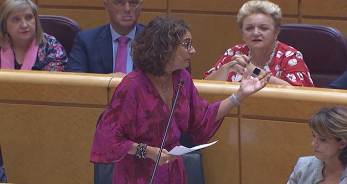 Montero asegura que las CCAA no tienen que hacer recortes