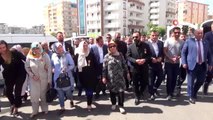 Türkiye Gaziler ve Şehit Aileleri Vakfı'ndan eylem yapan ailelere ziyaret