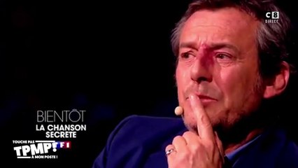 Jean-Luc Reichmann en larmes durant l'émission "La chanson secrète" diffusée sur TF1