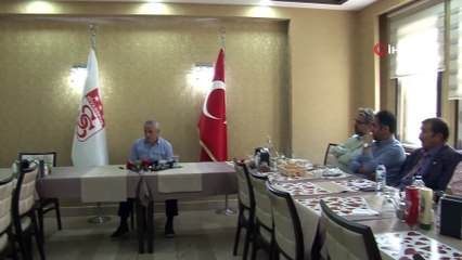 Rıza Çalımbay: “VAR’daki Hakemler Maç Yönetmemeli”