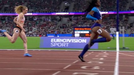 The Match - Brittany Brown remporte le 200m femmes