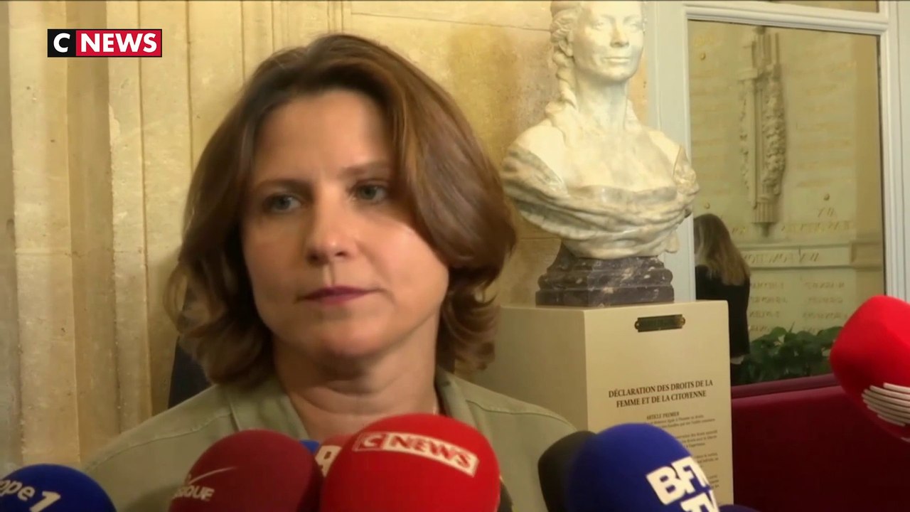 Homophobie dans les stades : la ministre des Sports recadre le président de la Fédération