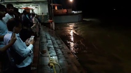 होशंगाबाद : नर्मदा खतरे के निशान से महज 0.60 फीट नीचे