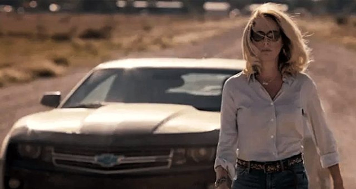 Eski CIA ajanı Valerie Plame "Evet CIA gerçekten böyle araba kullanmayı öğretiyor" diyerek adaylığını açıkladı