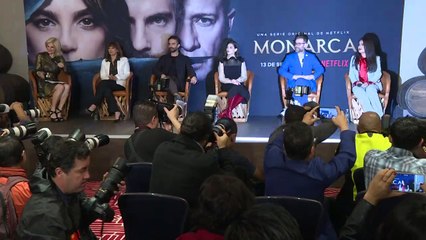 Salma Hayek presenta en México su serie de Netflix "Monarca"