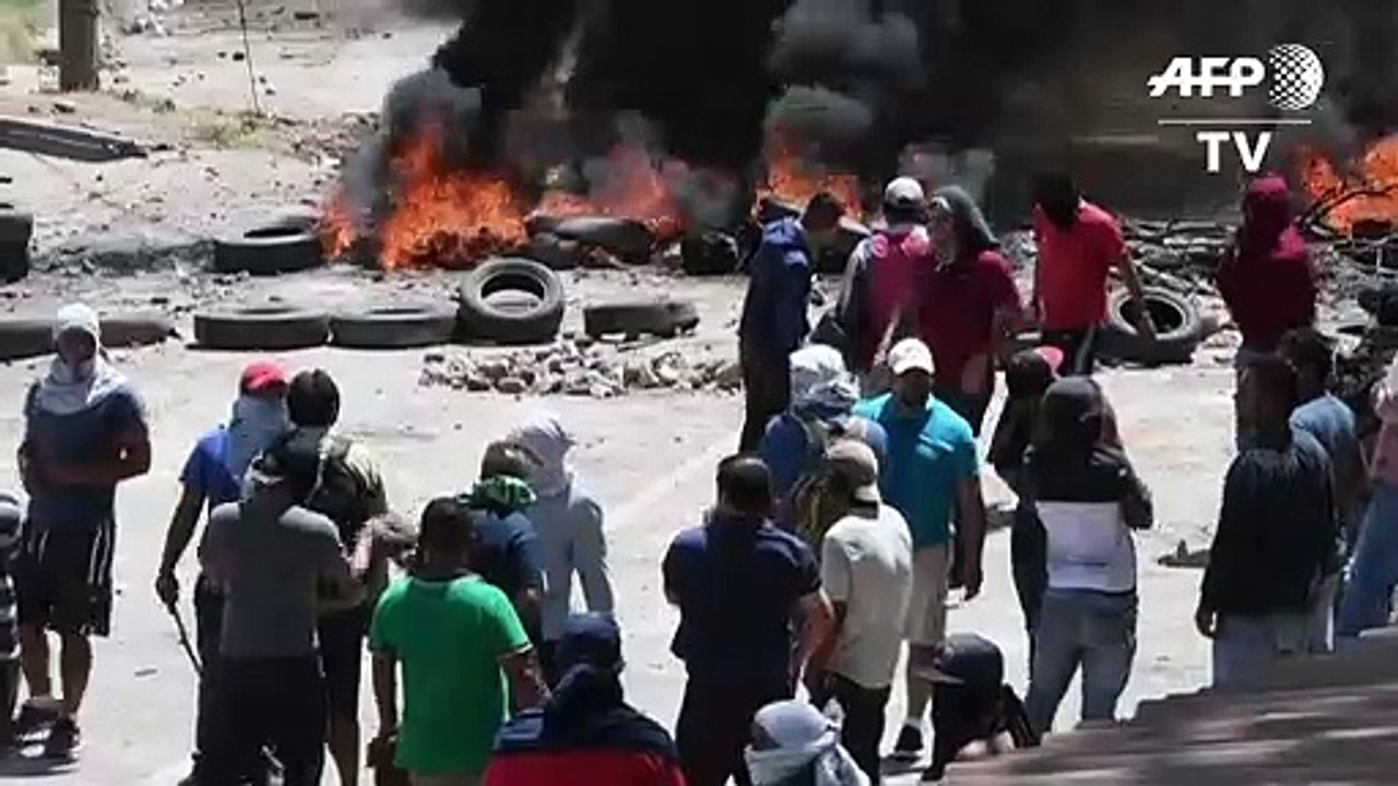 Police clash with protesters in Honduras