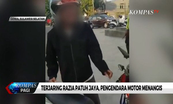 Terjaring Razia, Pengendara Motor Ini Menangis