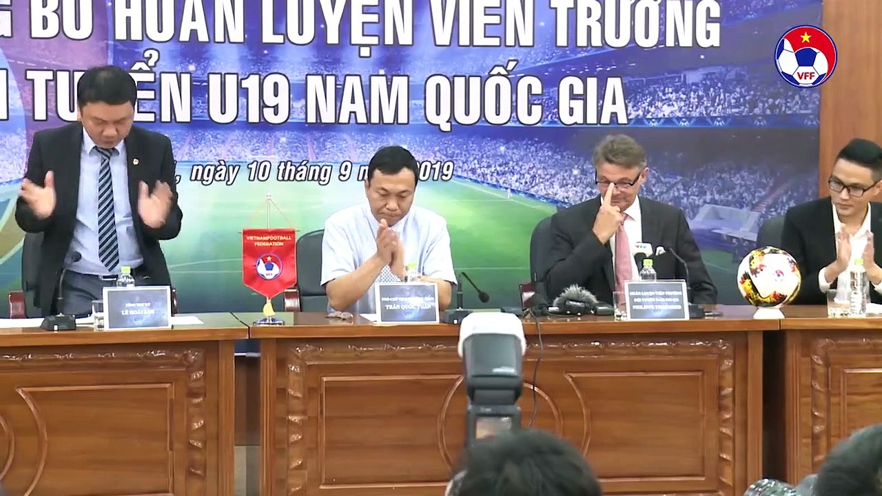 HLV Philippe Troussier: “Tôi vinh dự được đảm nhiệm vị trí HLV trưởng ĐT U19 Việt Nam” | VFF Channel
