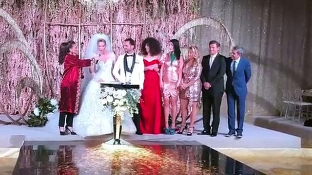 Şarkıcı Aylin Coşkun evlendi