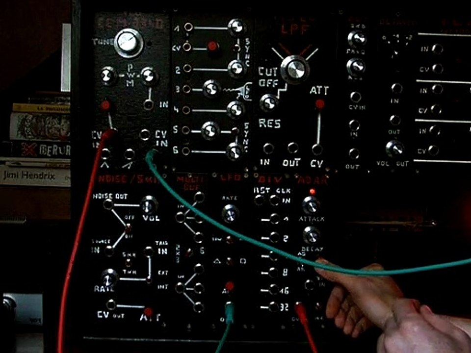 SYNTHETISEUR MODULAIRE DIY - AD AR ENVELOPE GENERATOR (555)