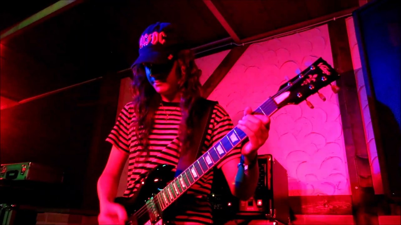 Guitarfreak - Let's rock:  AC/DC Live Wire