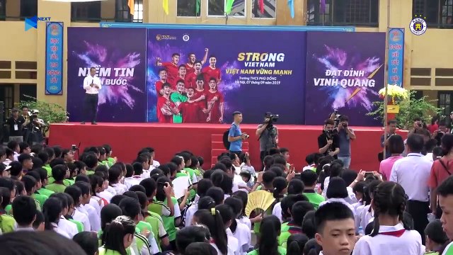 CLB Hà Nội tham gia chương trình Strong Vietnam hướng thế hệ trẻ tới những giá trị sống tốt đẹp