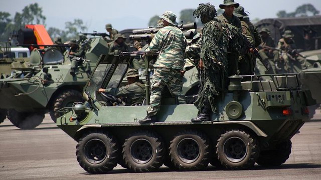 Venezuela inicia maniobras militares en la frontera con Colombia