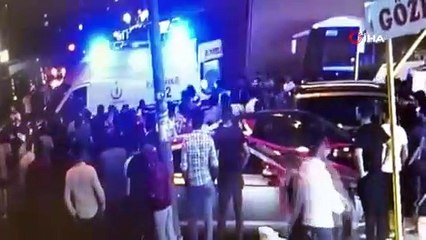 Küçük kız aracın altında kaldı, vatandaşlar aracı elleriyle kaldırdı