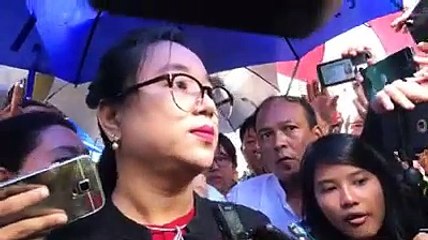 "ကိုကို အငယ္က သူ႔ရင္ဘတ္ေတြကို ထုတယ္၊ ကိုကို အႀကီးက သူ႔ရဲ့ ဖင္ဖုကို ဆိတ္တယ္ေပါ့၊ ကေလးေလးက အဲ့ဒီလို ထြက္(ဆို)သြားတယ္" - ေဒၚရြက္ႏုေအာင္၊ ဗစ္တိုးရီးယားအမႈ တရားလိုေရွ႕ေန
