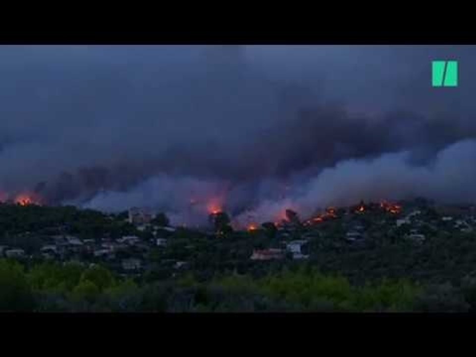 Les images des violents incendies qui ravagent la Grèce
